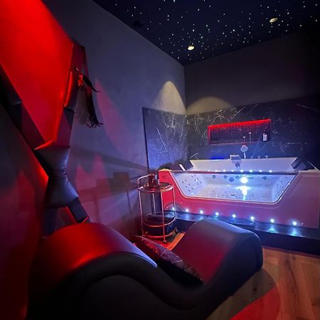 Loveroomxspa Bourg-Saint-Christophe المظهر الخارجي الصورة