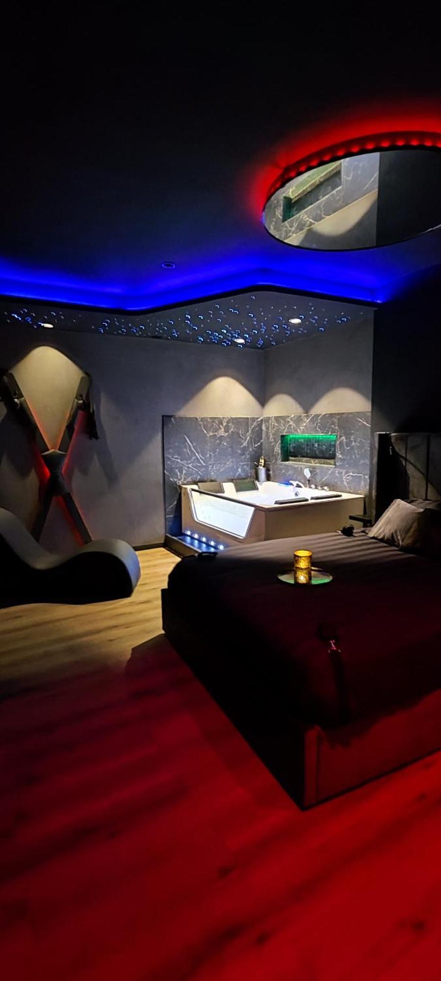 Loveroomxspa Bourg-Saint-Christophe المظهر الخارجي الصورة