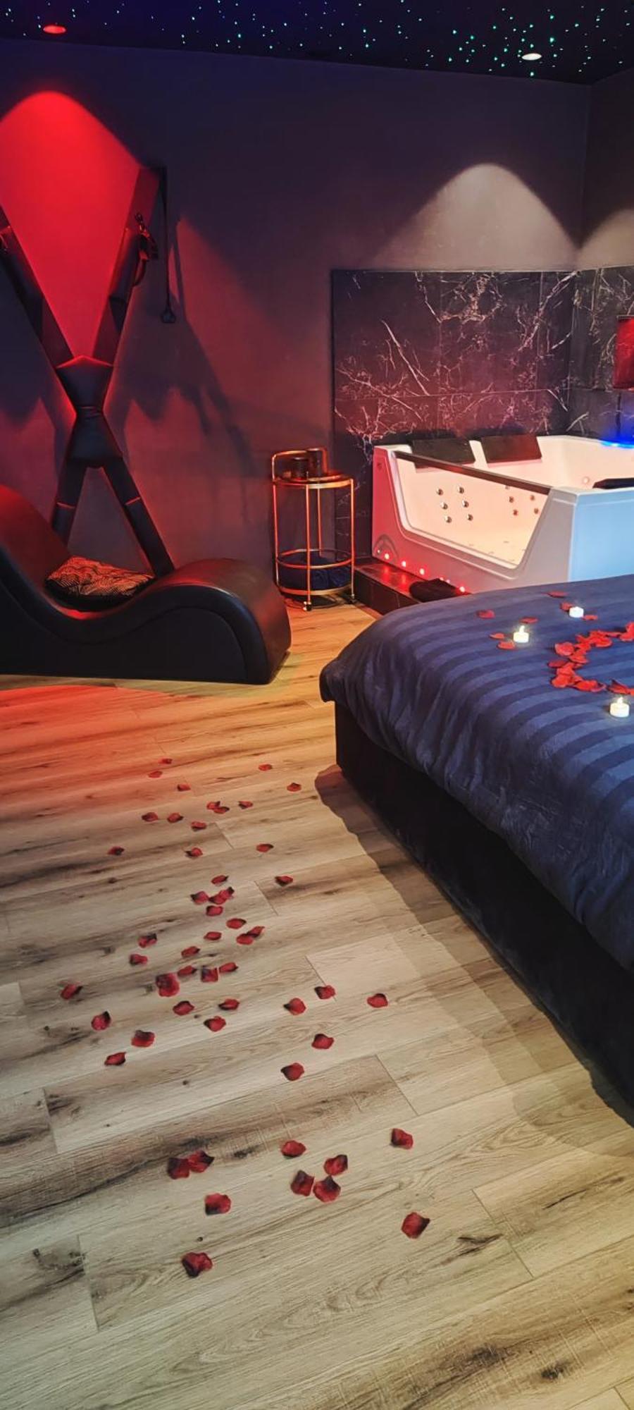 Loveroomxspa Bourg-Saint-Christophe الغرفة الصورة