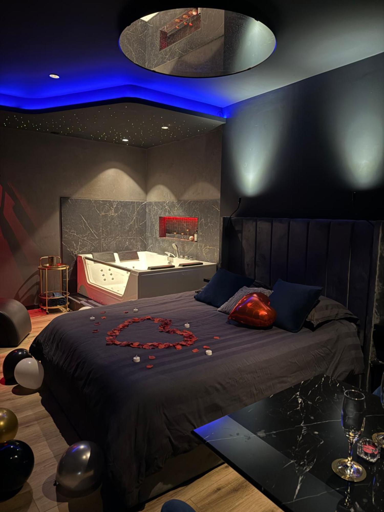Loveroomxspa Bourg-Saint-Christophe المظهر الخارجي الصورة